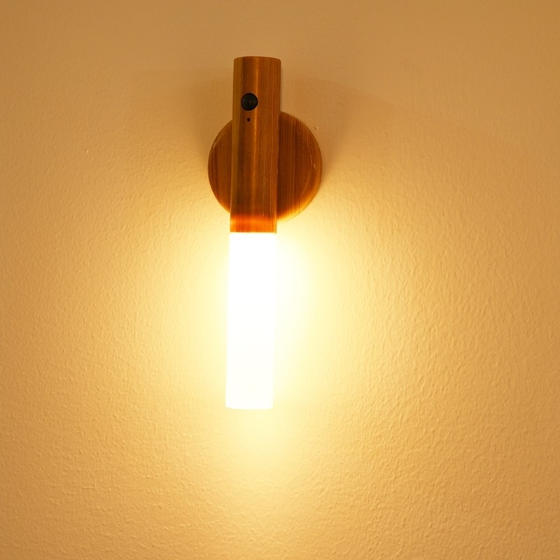Luminária LED Recarregável com Sensor de Movimento Luz Noturna USB
