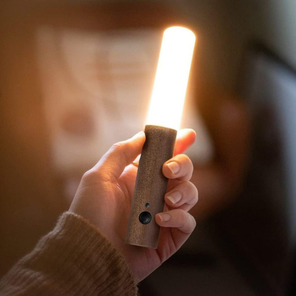 Luminária LED Recarregável com Sensor de Movimento Luz Noturna USB